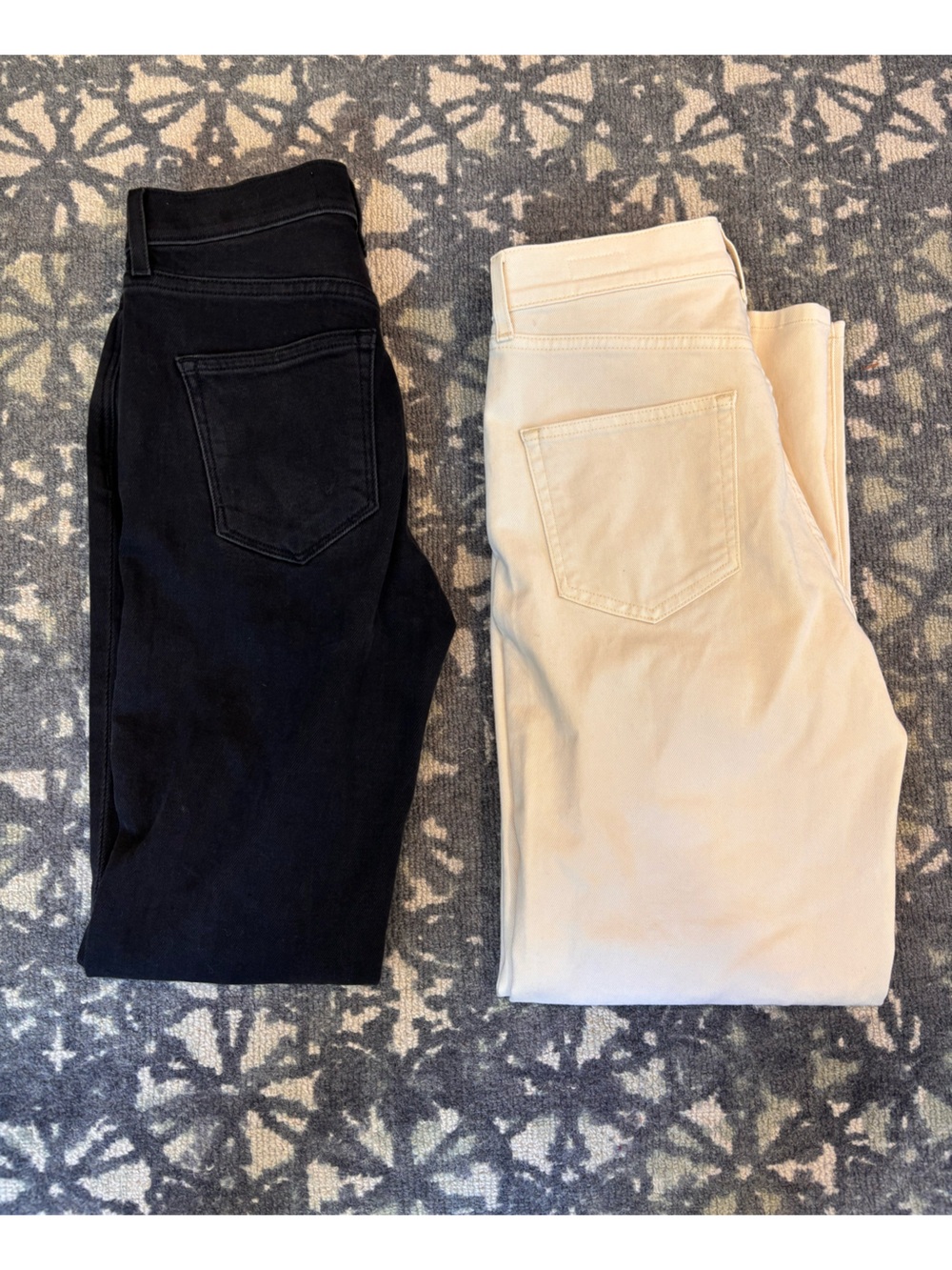 Set of 2 AYR jeans in black and cream size 25